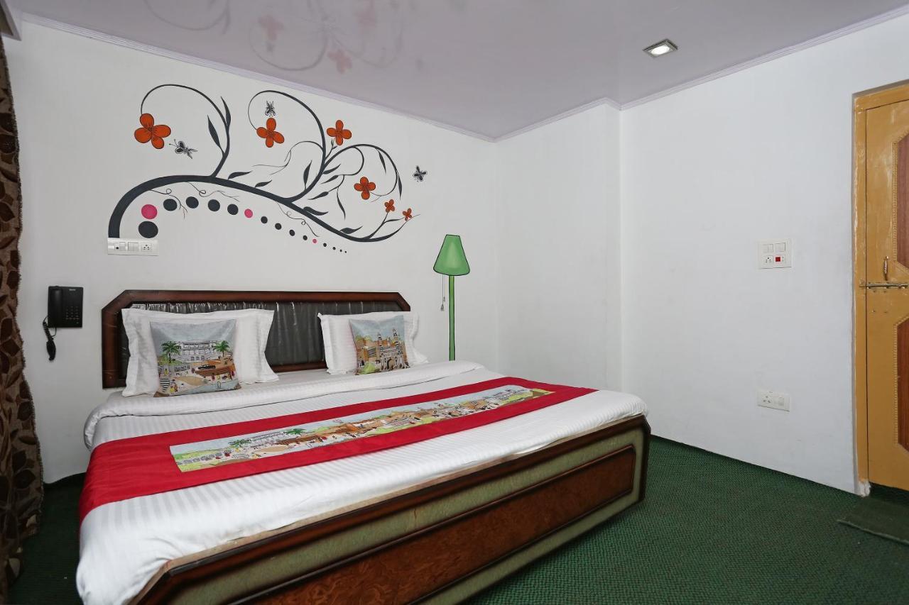OYO 9083 Hotel New Tourist Palace Pahalgām Exterior foto